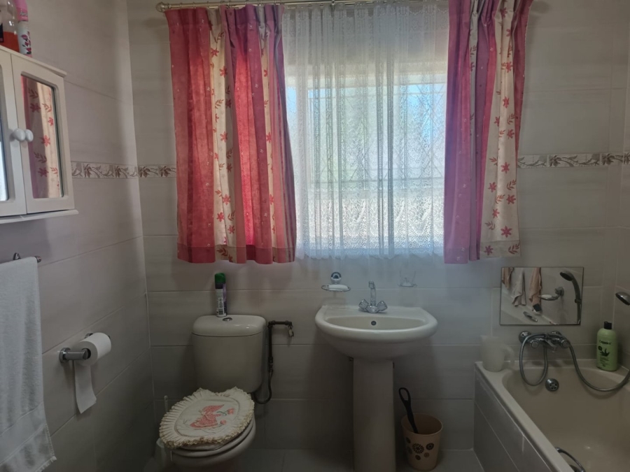 3 Bedroom Property for Sale in Carters Glen Northern Cape